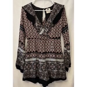 Sadie Robertson Size Medium S Deep-V Romper Jumper Black Rose Floral Lined Boho